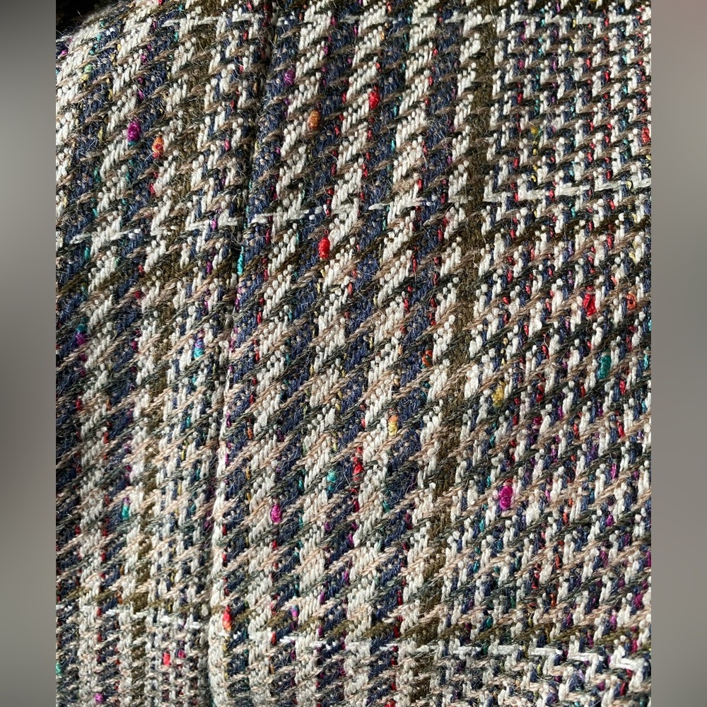 Stunning Wool and Silk Givenchy Houndstooth Blazer with Green Suede Accents - Picture 7 of 7